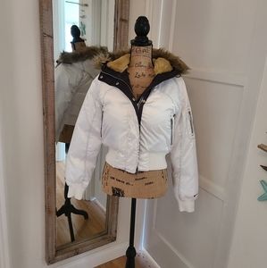 Cropped fitted Nike Women's White Ski Jacket coat